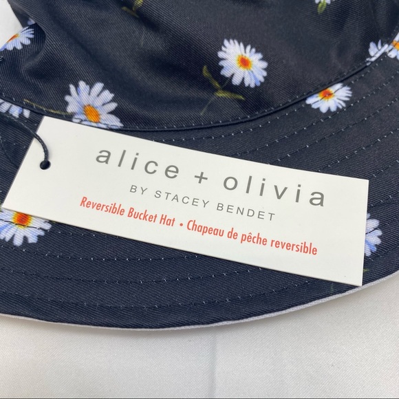 Alice + Olivia Reversible Bucket Hat Daisy & White - Picture 9 of 10